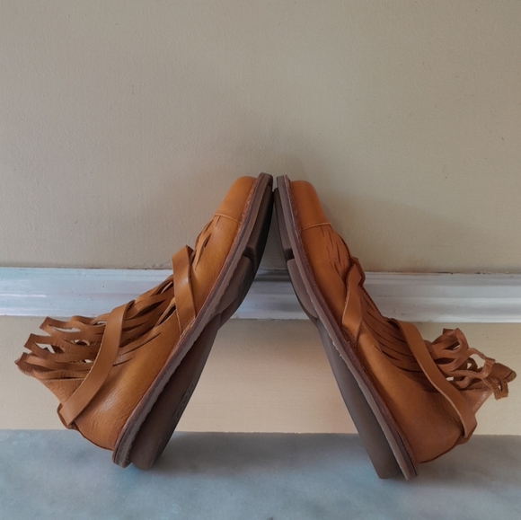 Trippen Women Size EU 37 Orange US 6.5 Leather Shoes. FITS MORE LIKE 8.5 - Picture 2 of 14